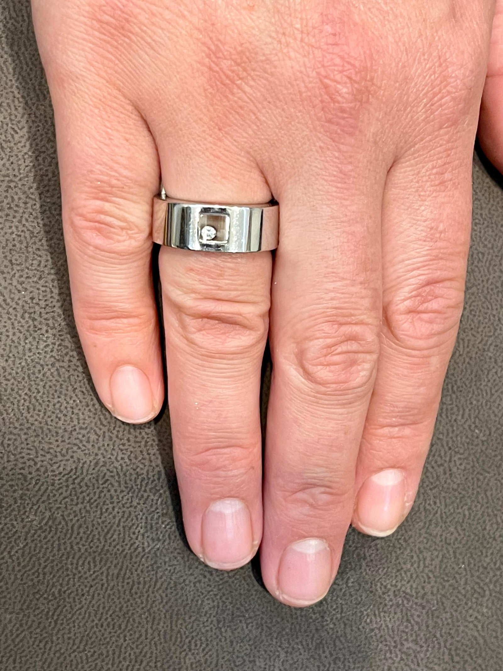 Chopard Happy Diamond 18K White Gold Floating Diamond Ring, Estate - 14