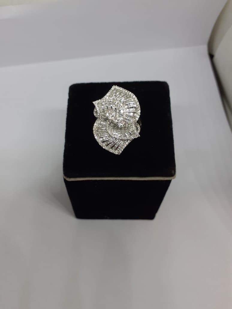 Natural Diamond Ring with 1.65 Carats Diamond in 18k Gold - 5