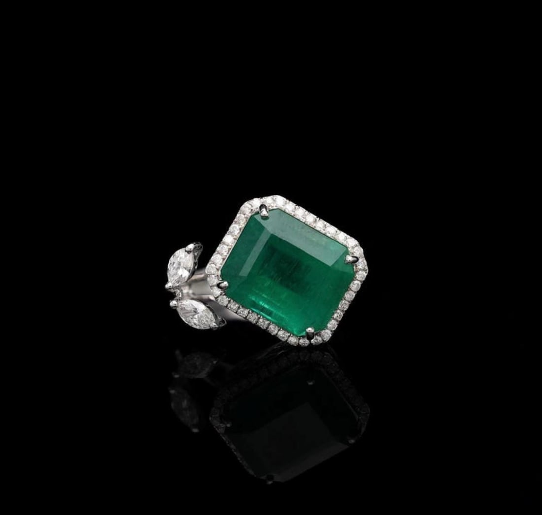 8.41 Ct Emerald Cut Emerald & 0.53 Ct Diamond Bypass Ring in 18 Kt Gold Size 6.5 - 6