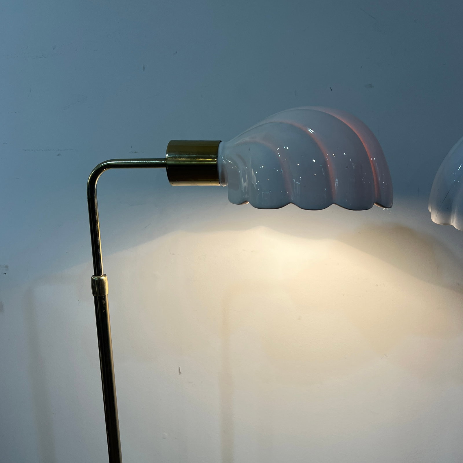 1970s Italian Ceramic Clam Shell Shade Tommaso Barbi Adjustable Brass Floor Lamp Set - 4