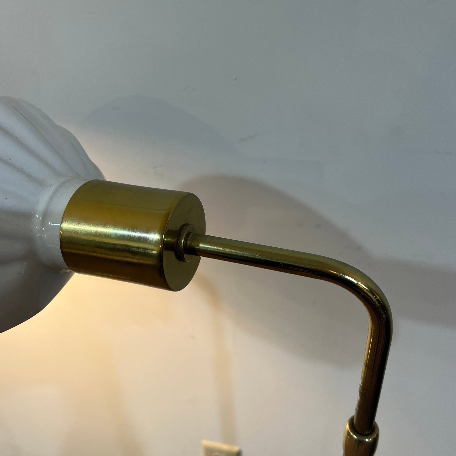 1970s Italian Ceramic Clam Shell Shade Tommaso Barbi Adjustable Brass Floor Lamp Set - 6