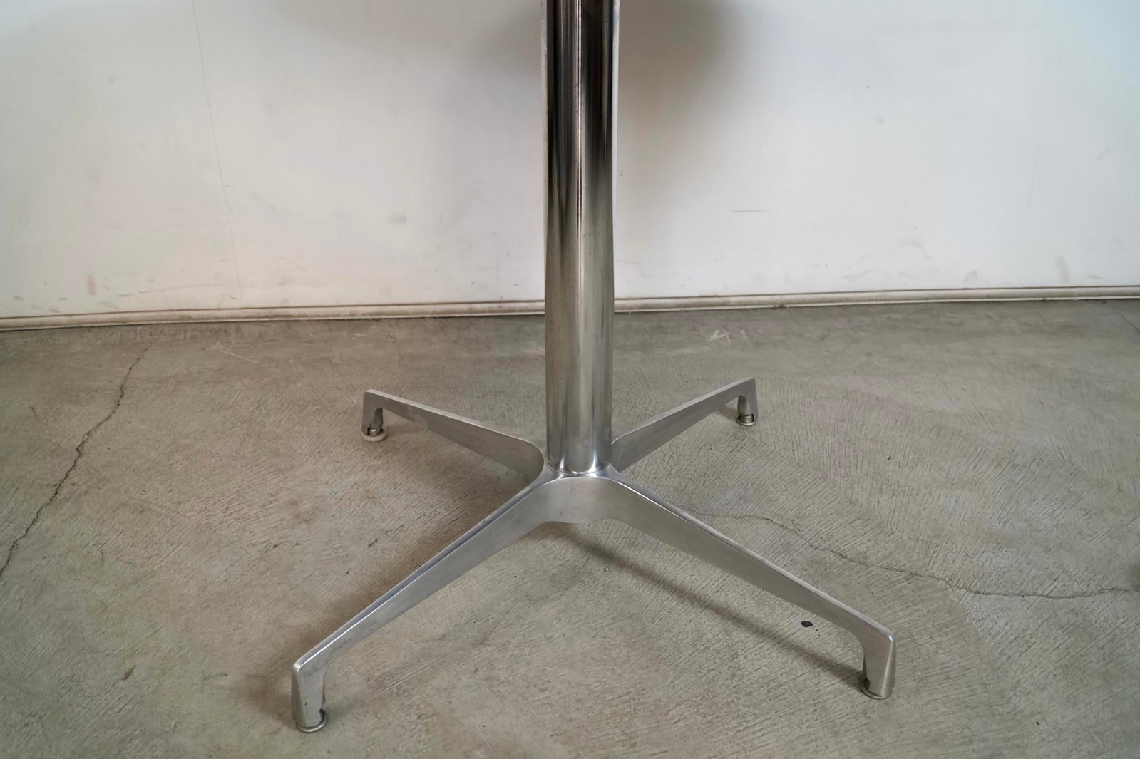 1960's Mid-Century Modern Herman Miller Style Dining Table - 11