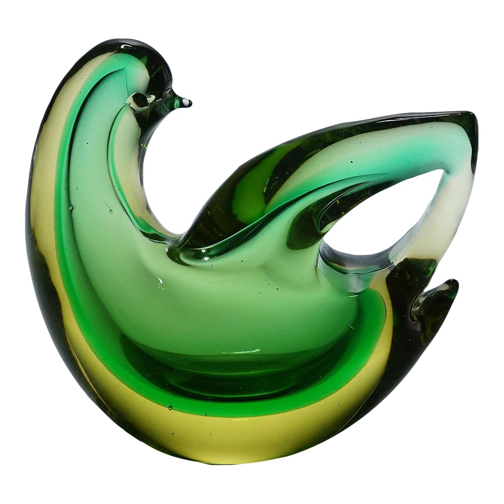 Sommerso Glass Bird Sculpture, Flavio Poli for Seguso Murano 1953: Sommerso Glass Bird Sculpture, Flavio Poli for Seguso Murano 1953 A rare art glass bird sculpture designed by Flavio Poli and manufactured by Seguso Vetri D'Arte Murano Venice in the 1950s. Made of