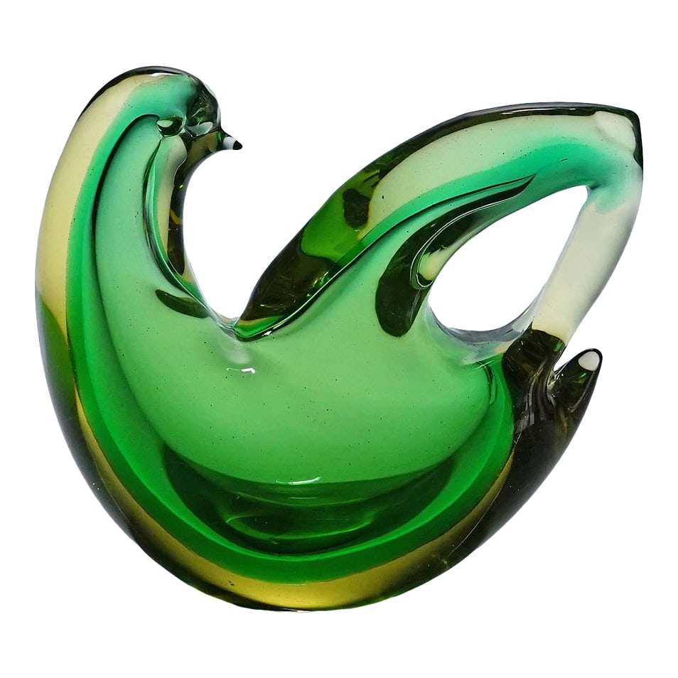 Sommerso Glass Bird Sculpture, Flavio Poli for Seguso Murano 1953: Sommerso Glass Bird Sculpture, Flavio Poli for Seguso Murano 1953 A rare art glass bird sculpture designed by Flavio Poli and manufactured by Seguso Vetri D'Arte Murano Venice in the 1950s. Made of