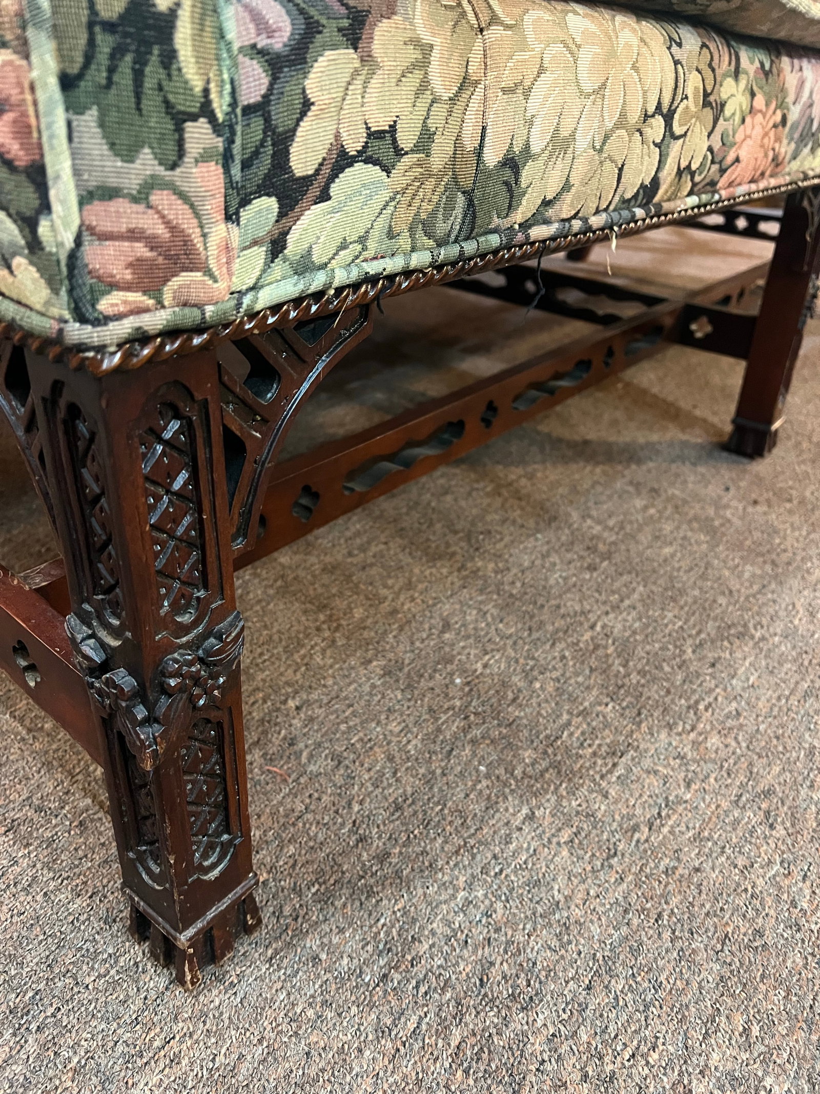 1980s Henredon Natchez Historic Collection Stretch Carved Mahogany Base Sofa - 7