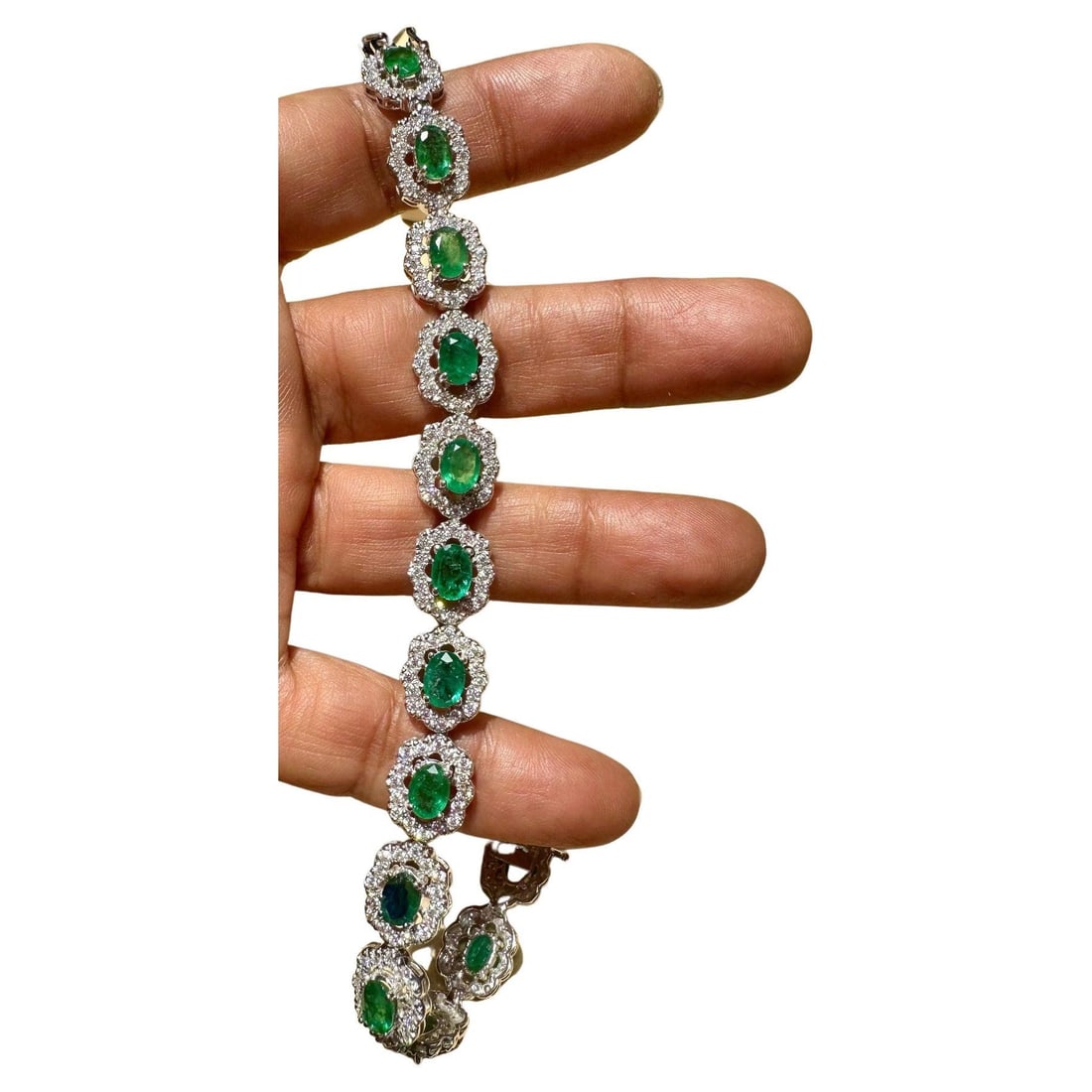 10 Carat Natural Brazilian Emerald & Diamond Tennis Bracelet 14 Karat Gold - 14