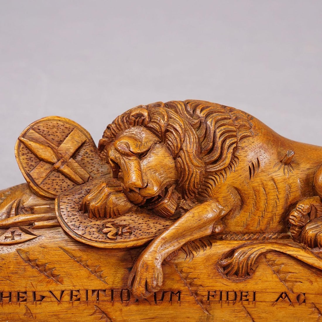 Antique Swiss Carved Lion With Heraldic Shield, Luzern Circa 1900 - 4