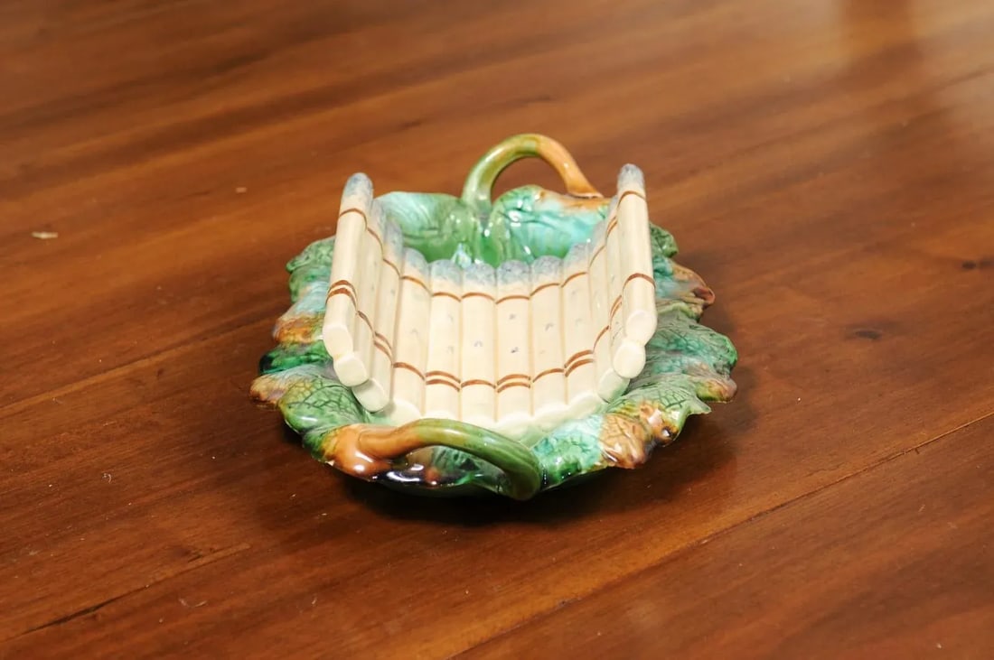 French 19th Century Majolica Asparagus Serving Tray with Oval Foliage Plate - 10