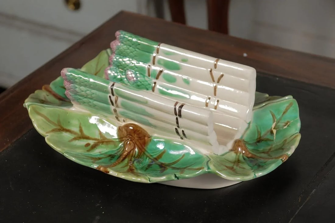 French 19th Century Longchamp Majolica Asparagus Tray with Foliage Platter - 12