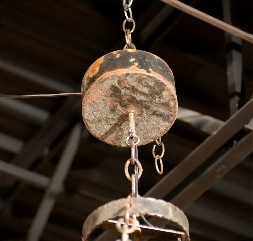 19th Century French Rusted Iron Six-Light Chandelier with Fleur De Lys Motifs - 7