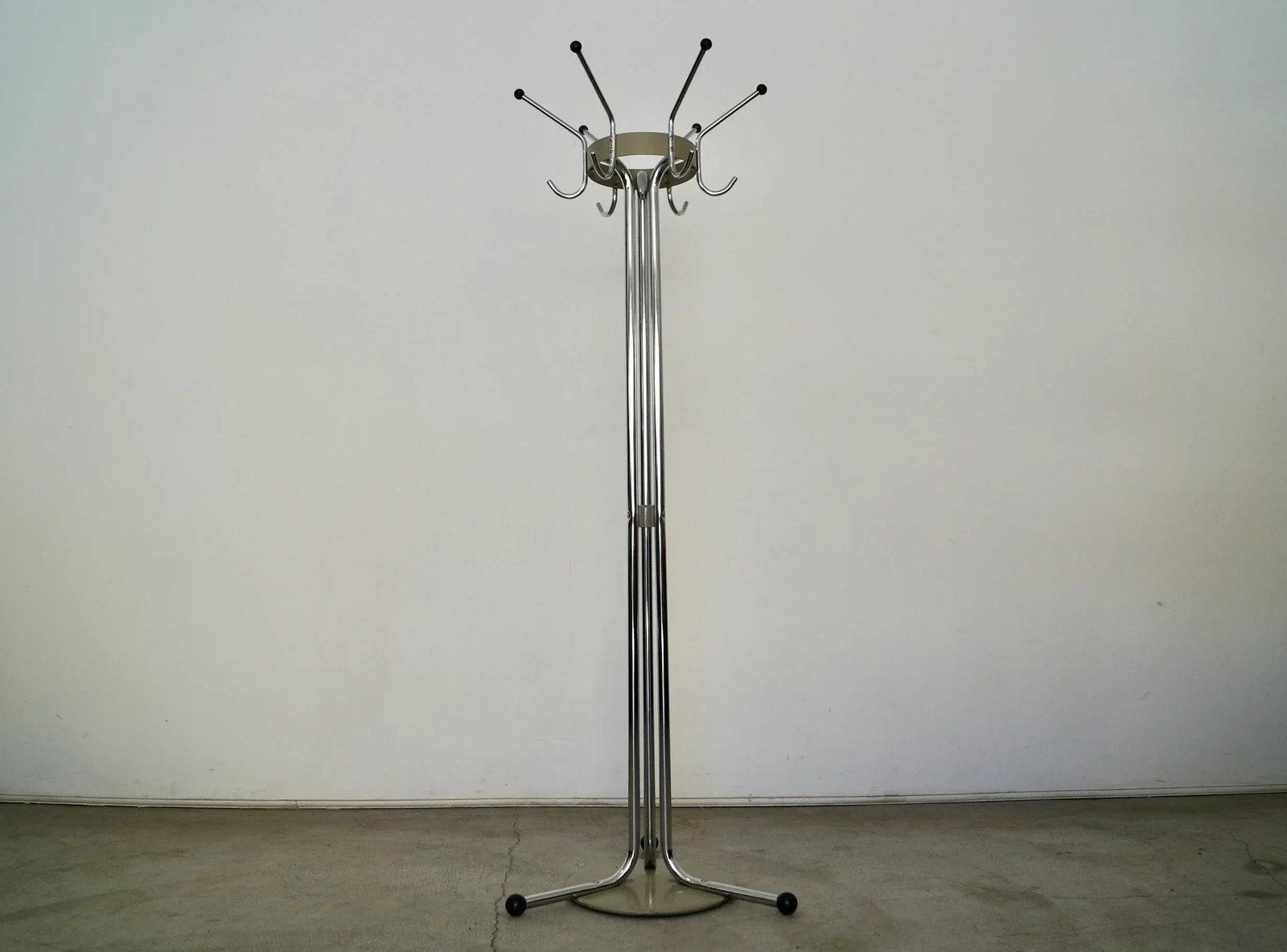 1940's Art Deco Chrome Coat Rack - 4
