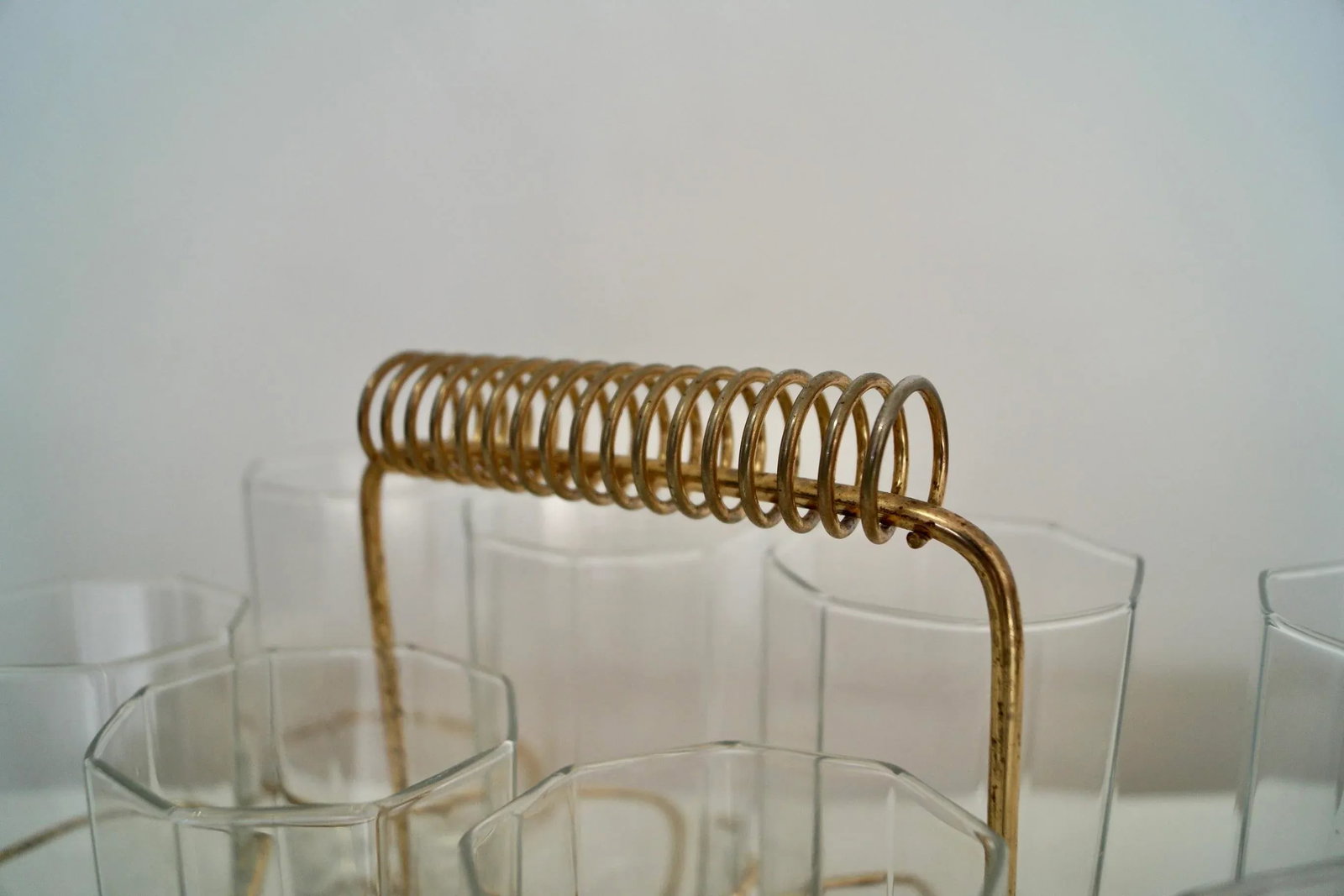 1950's Hollywood Regency Brass Caddy Barware Glass Set - 9