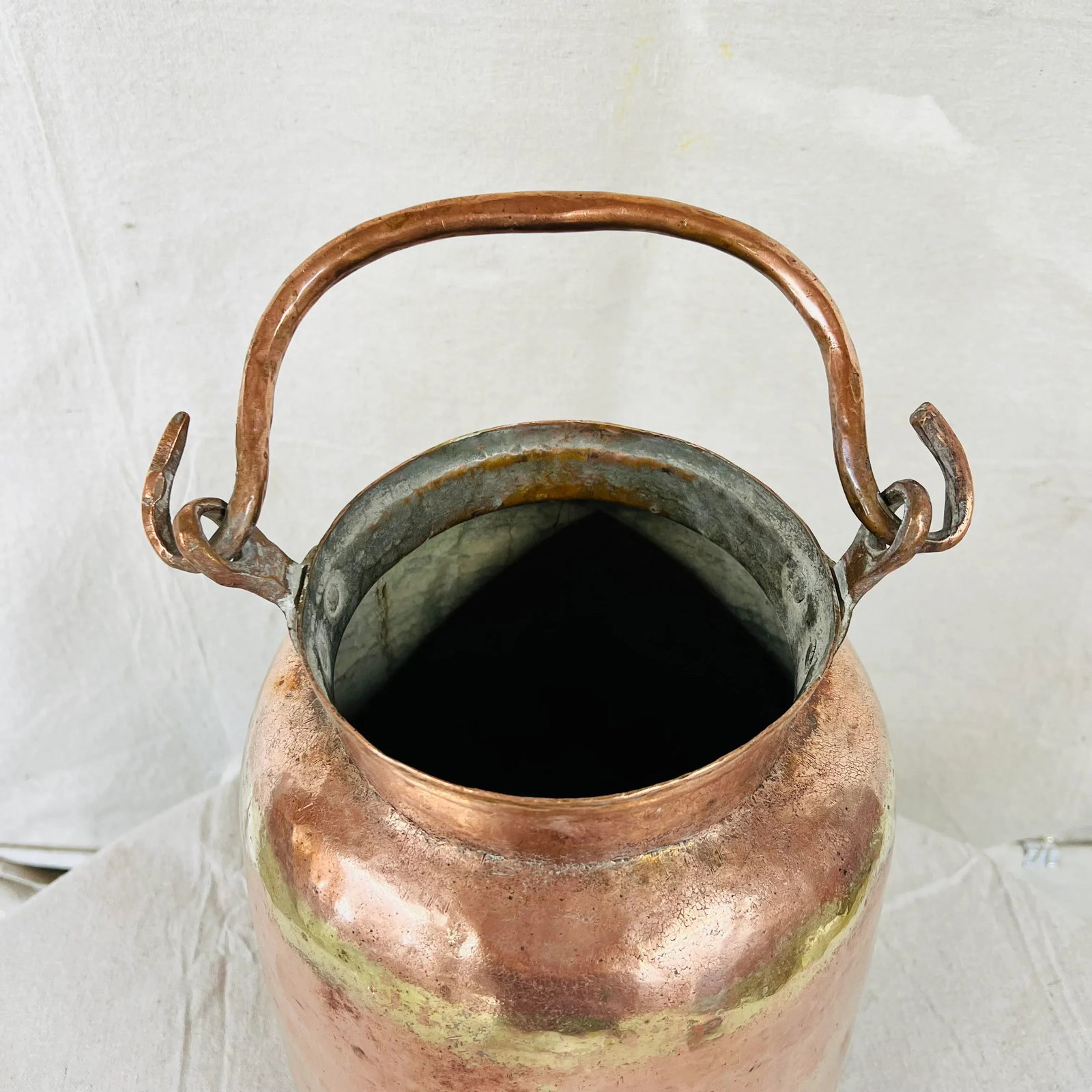 Mid Century Handmade Large Copper Container With Handle - 4