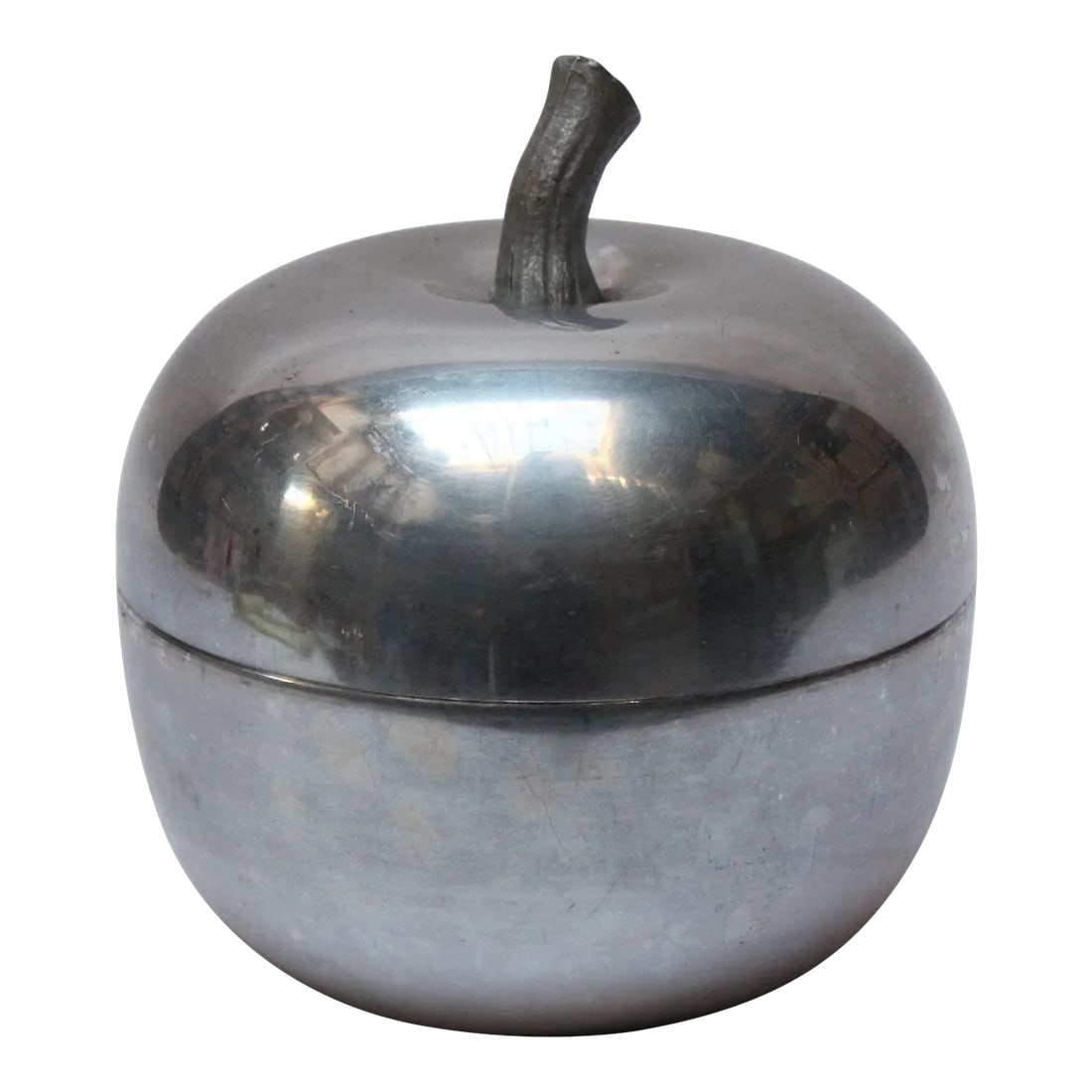 Mid-Century Italian Modern Aluminum "Apple" Ice Bucket: Mid-Century Italian Modern aluminum 'apple-form' ice bucket with white plastic insulated bucket (ca. late 1960s/early 1970s, Italy). Features a textured, sculptural stem decoration that serves as the