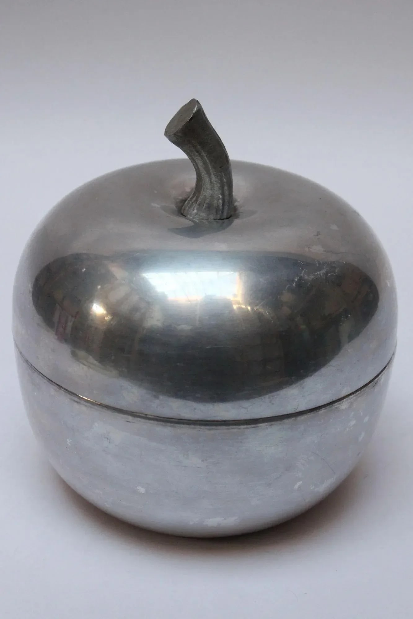 Mid-Century Italian Modern Aluminum "Apple" Ice Bucket - 4
