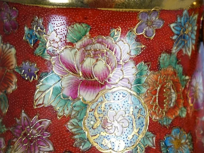19th Century Tall Japanese Floral Porcelain Vase - 8