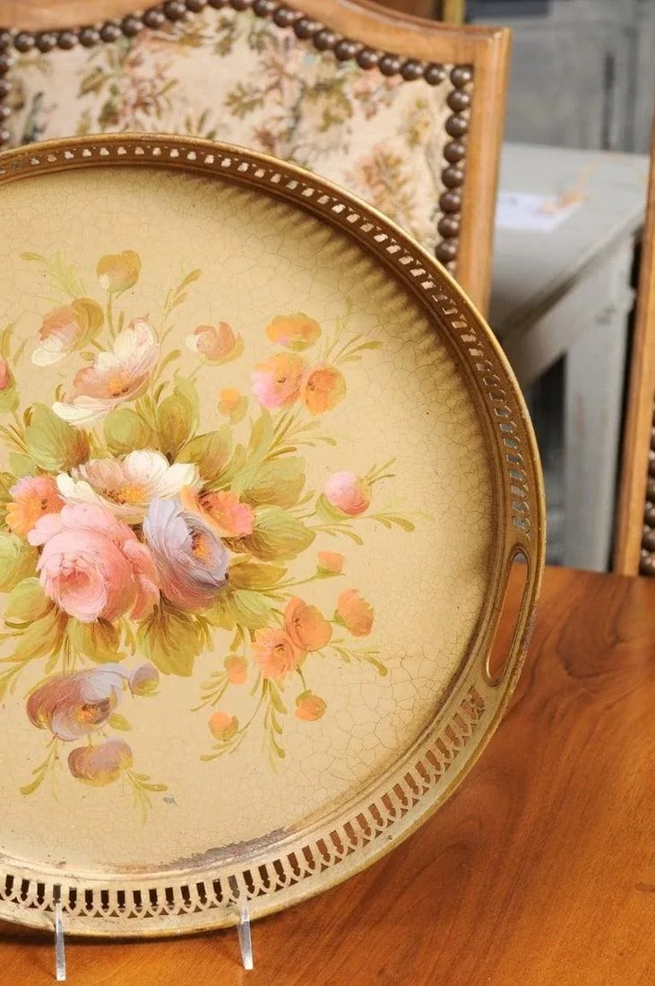 Early 20th Century French TÃ´le Tray with Hand-Painted Bouquet of Roses and Pierced - 10