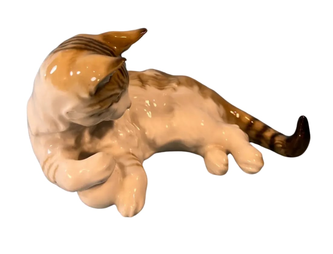 Lorenz Hutschenreuther Porcelain Cat Figurine # 2050 - 2