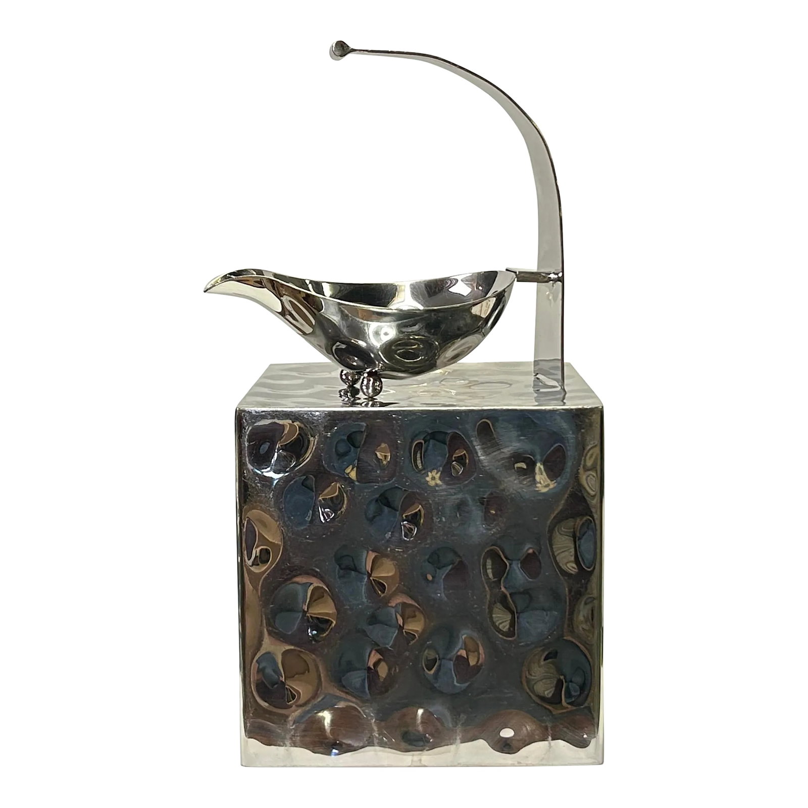 7" Punch Marks Stainless Steel Gravy Bowl Sauce Jar Square Box Display: Introducing the Punch Marks Stainless Steel Gravy Bowl Boat Sauce Jar, presented in an elegant Square Box Display, the epitome of culinary sophistication. Crafted with meticulous attention to detail,