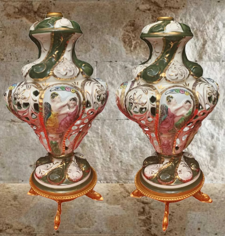 Mid-Century Capodimonte Green Porcelain Table Lamps: Cherub Maidens a Pair - 3
