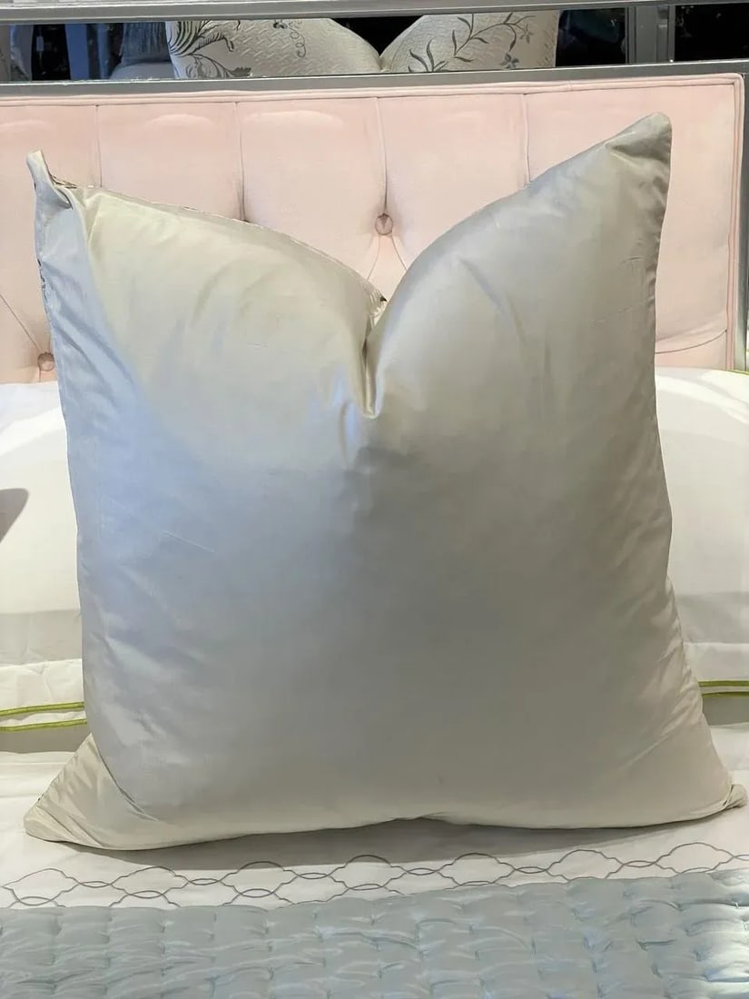 Traditional Silk Floral Throw Pillow - 3