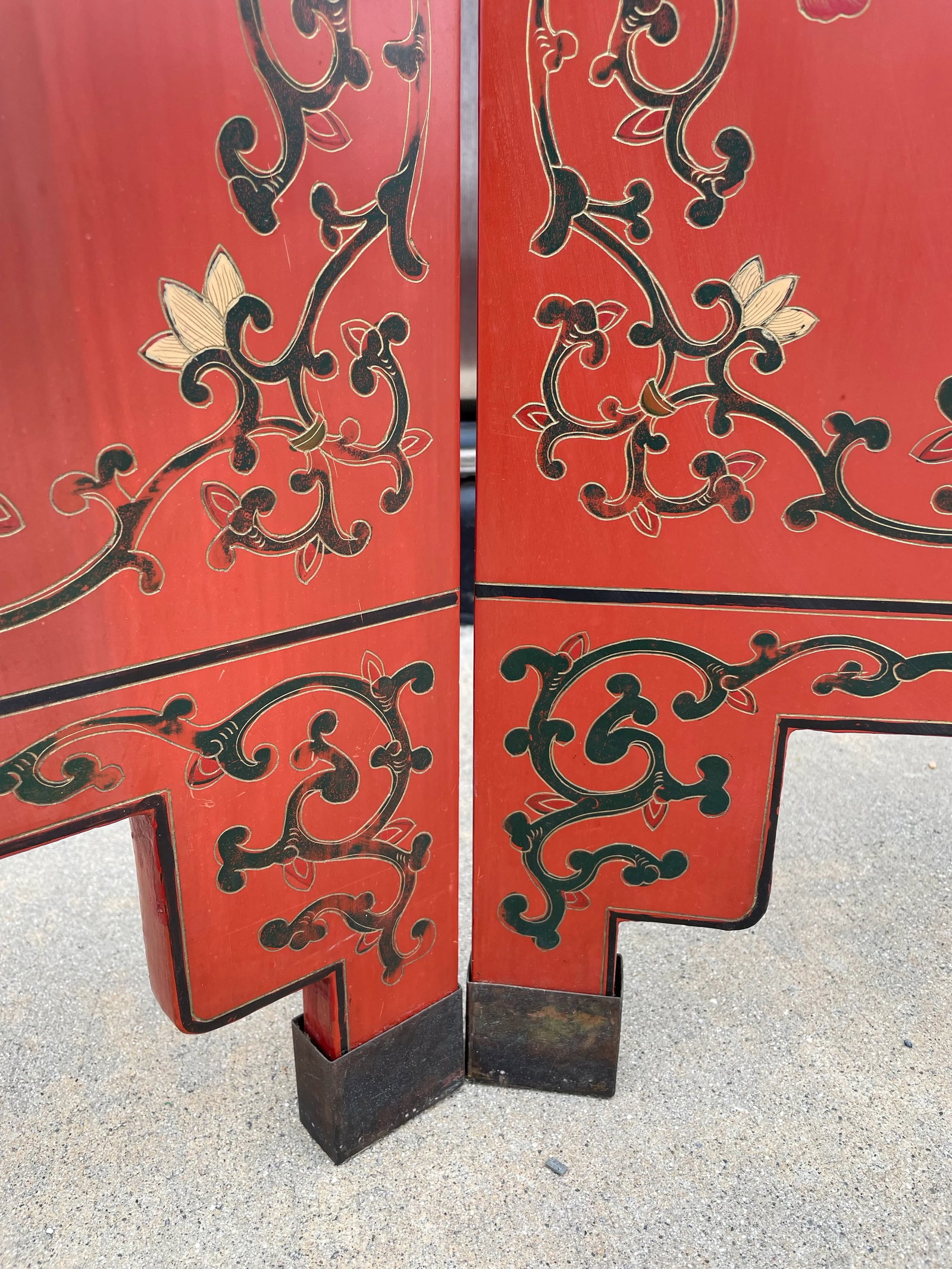 Antique Chinese Four-Panel Lacquer Screen – Hand-Painted Garden Scene With Female Figures - 12