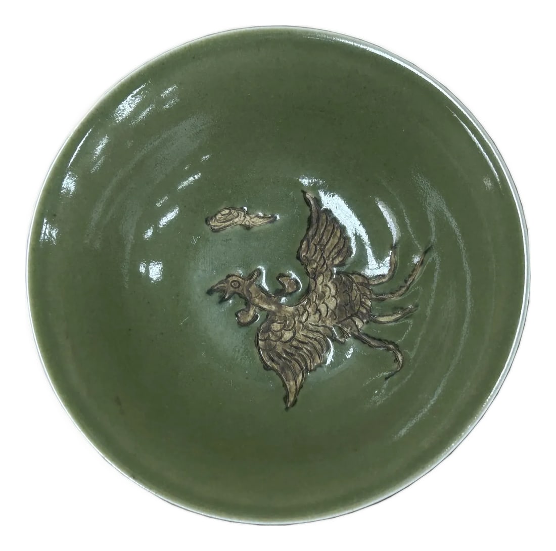 Chinese Celadon Green Color Phoenix Graphic Ceramic Bowl Display Art: Discover the serene beauty and timeless charm of this exquisite handcrafted ceramic bowl, boasting a rich, inviting celadon green glaze. Each bowl is a testament to traditional artistry, featuring a