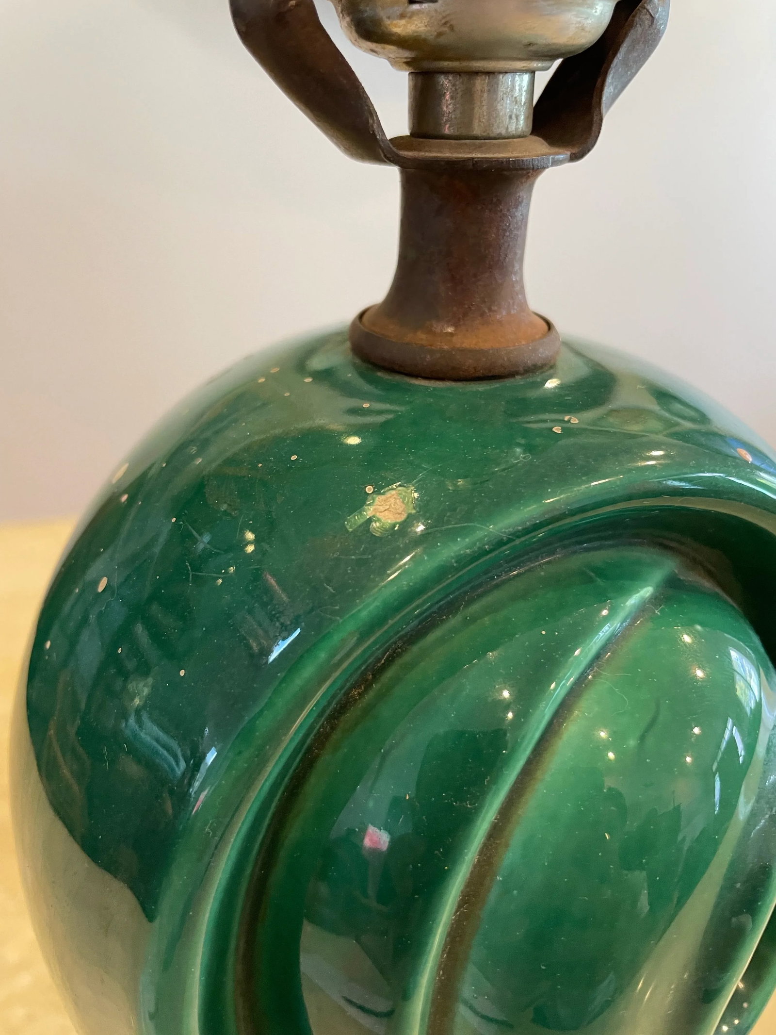 1940s Sculptural Green Glazed Ceramic Lamp – Late Art Deco Design - 5