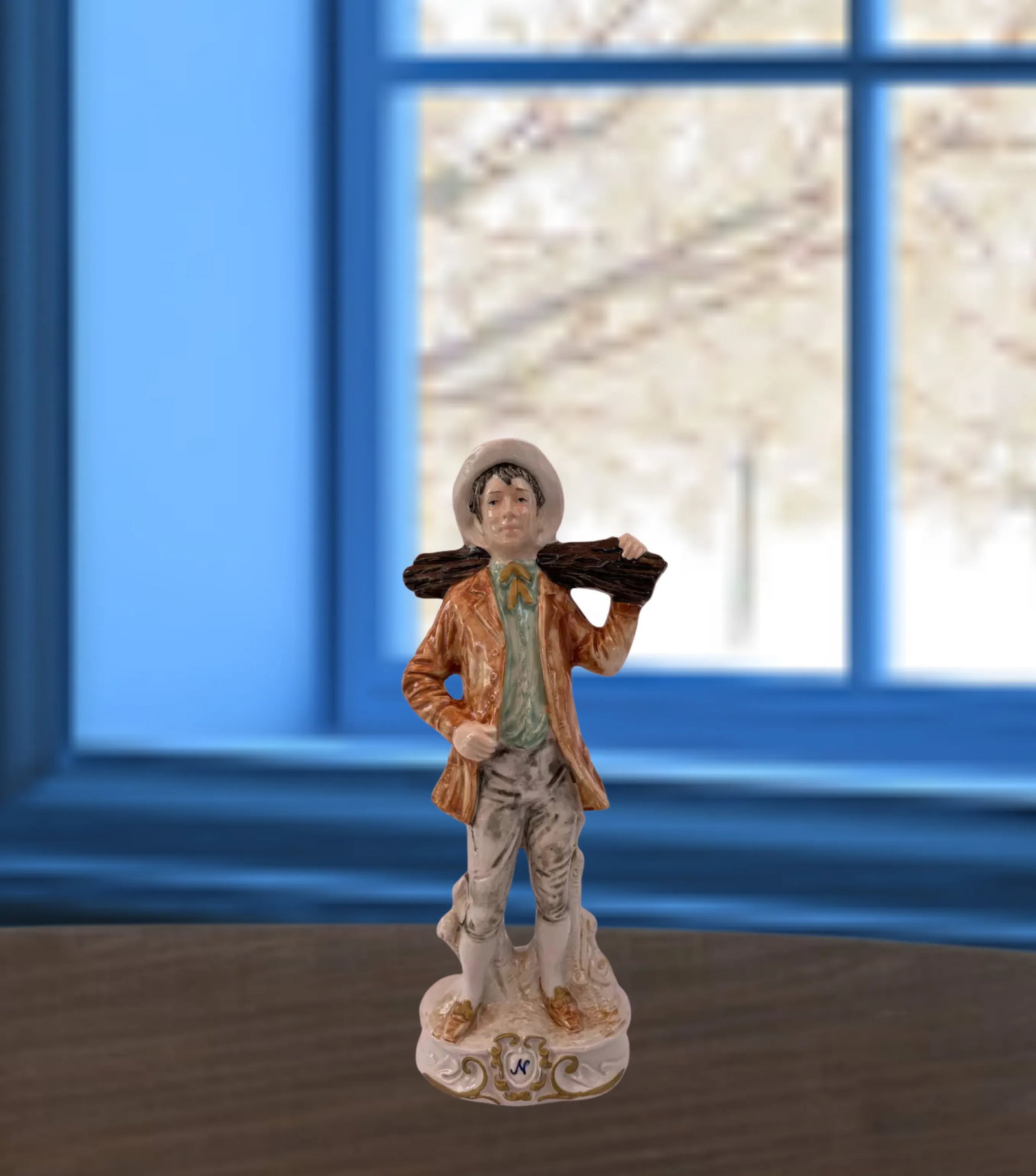 MId-Century Capodimonte Porcelain Man Carrying a Log - 5