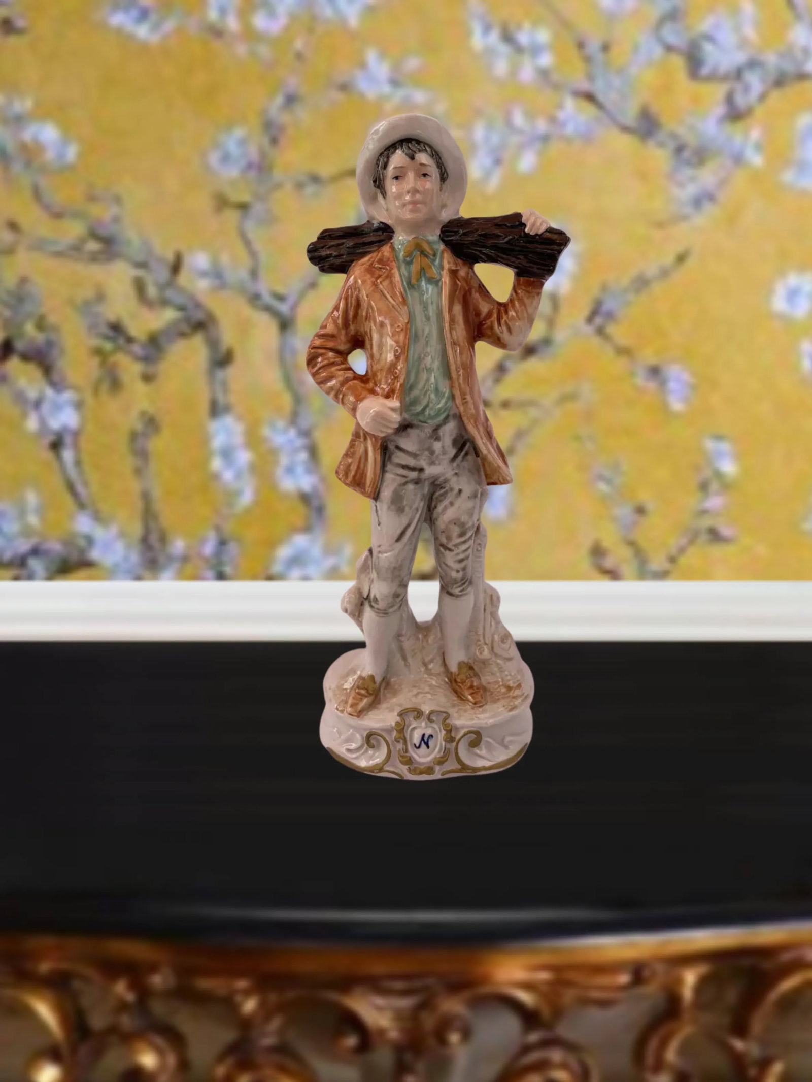 MId-Century Capodimonte Porcelain Man Carrying a Log - 7