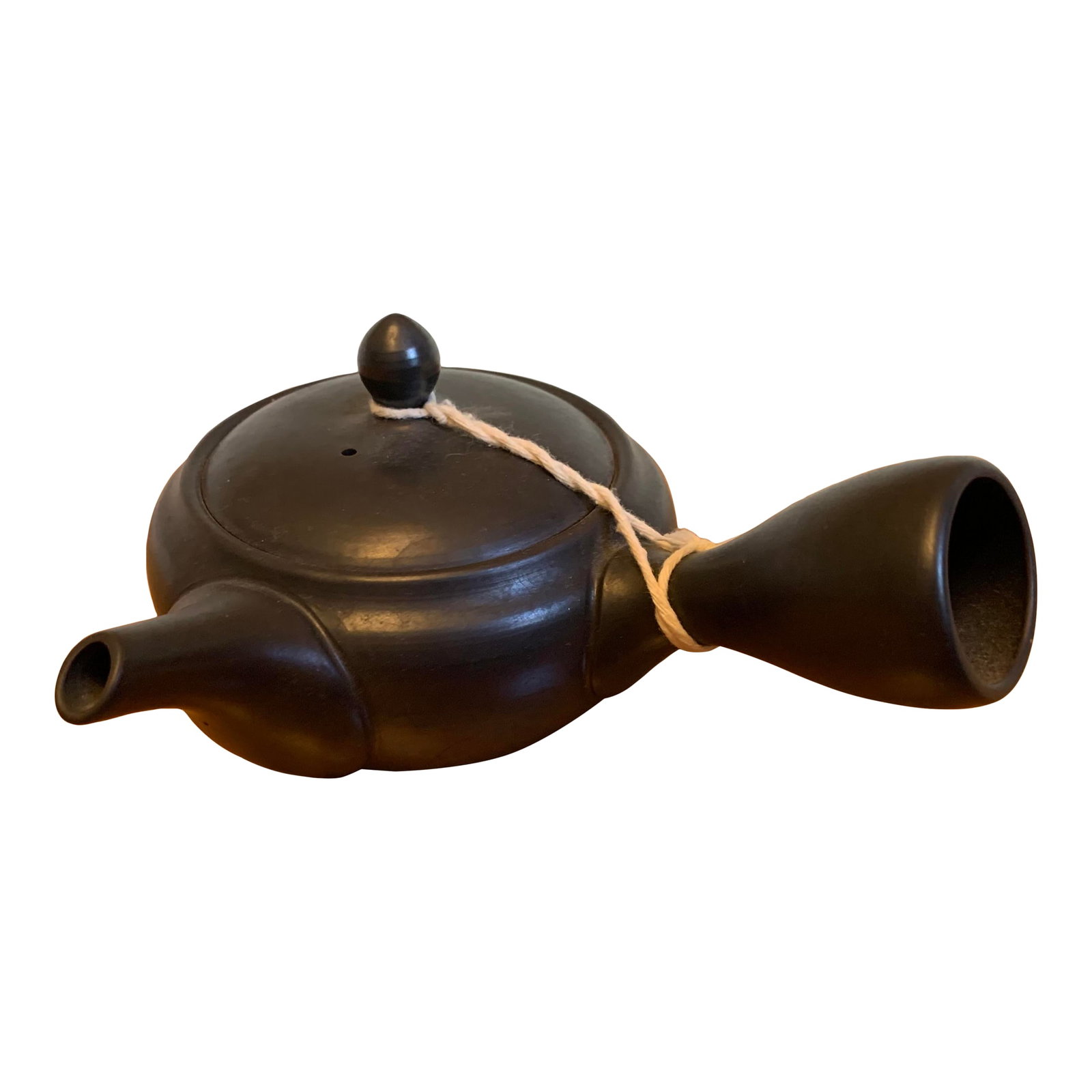 Mid 20th Century Japanese Tea Pot: Japanese Tea Pot Condition: Alterations: Original Condition Unaltered Imperfections: Some Imperfections Condition Notes: Good Origin: United States Materials & Techniques: Clay International: No