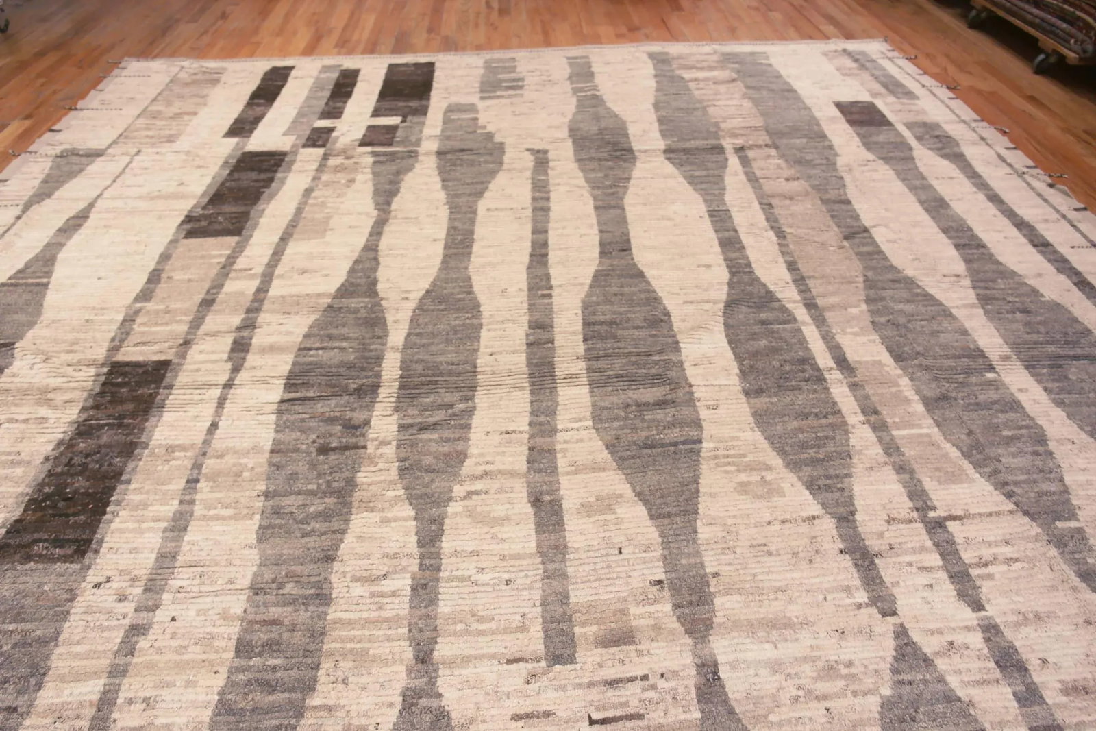 Nazmiyal Collection Large Tribal Modern Area Rug - 3