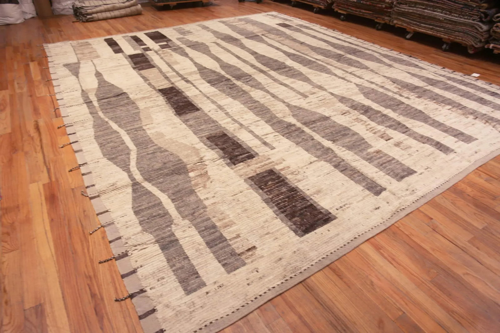 Nazmiyal Collection Large Tribal Modern Area Rug - 4