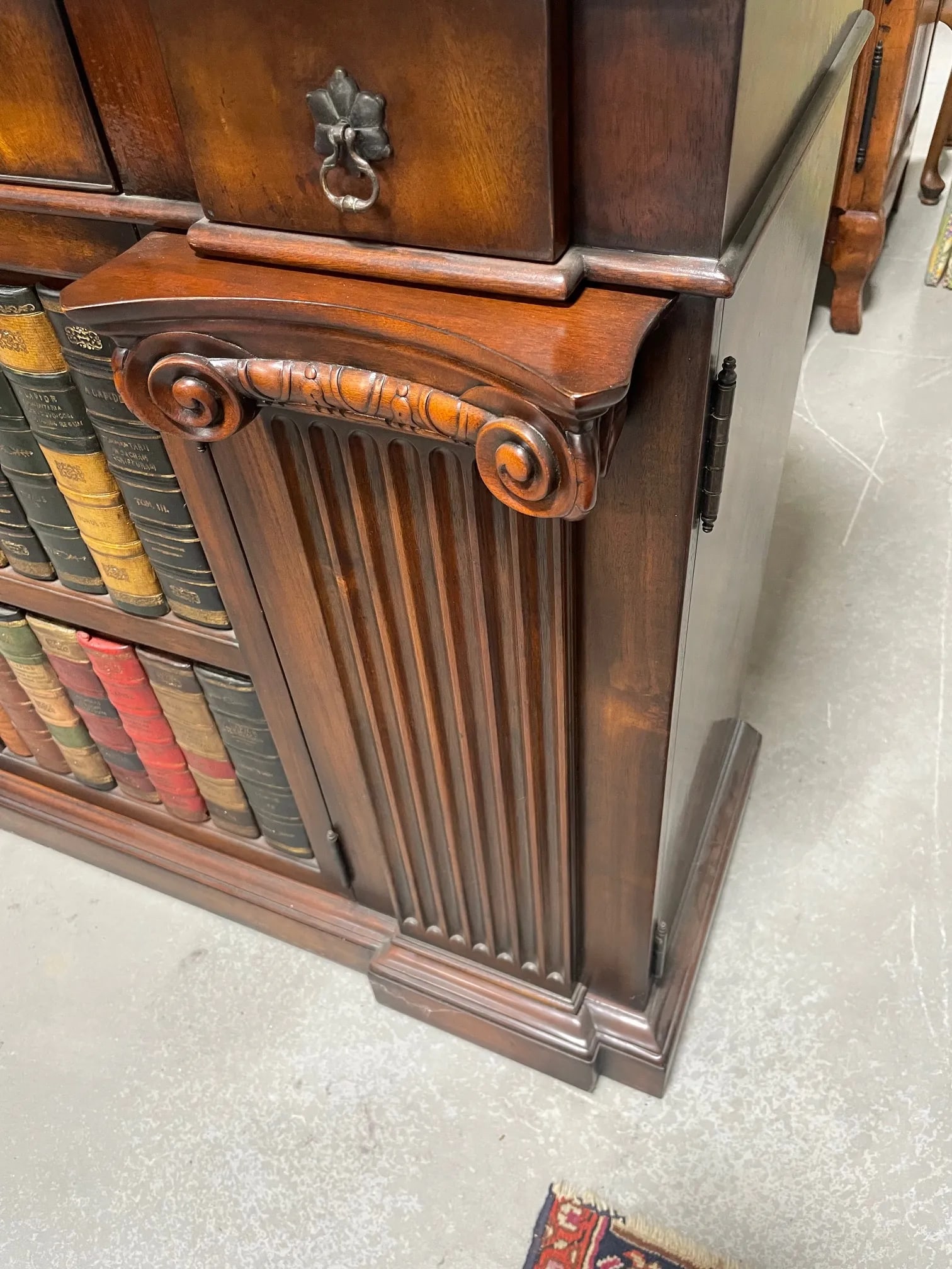 Late 20th Century Mahogany Door Cabinet With False Books on Door Fronts - 4
