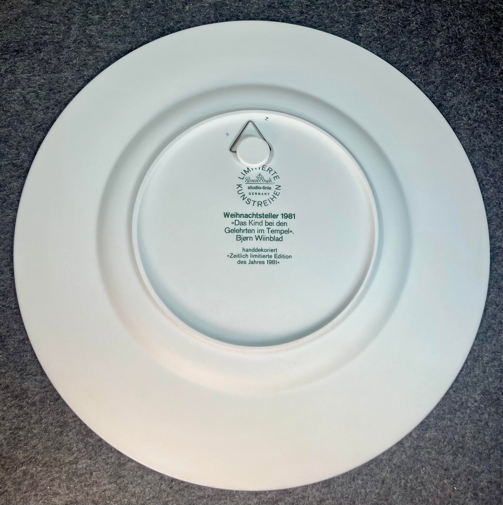 Bjorn Wiinblad Christmas Plate (1981) by Rosenthal - 6