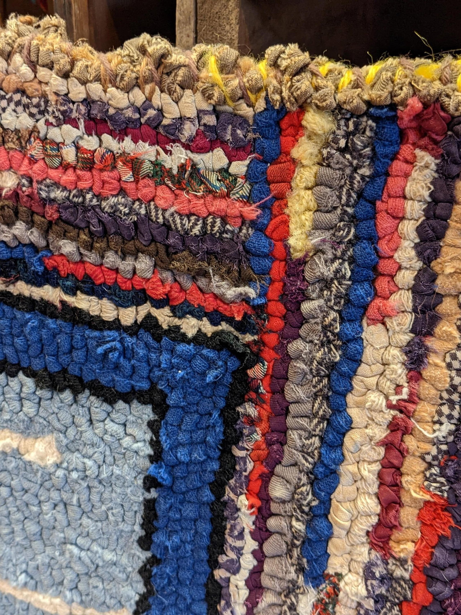 Vintage Folk Art Hand Hooked Rag Mat c.1940 - 4