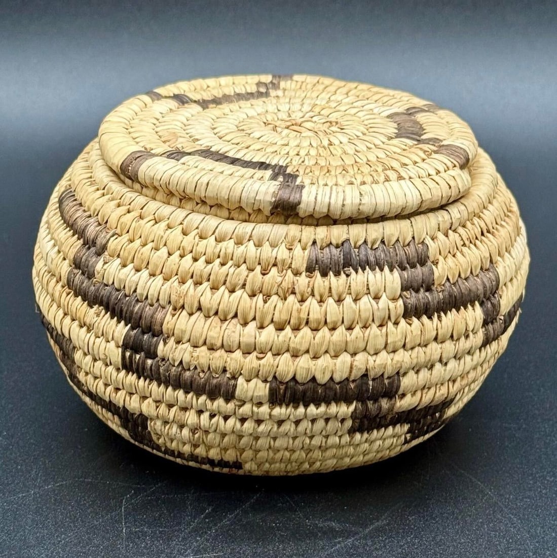 1930s Native American Papago Style Hand Woven Lidded Coil Basket. Tohono O'odham Style - 2