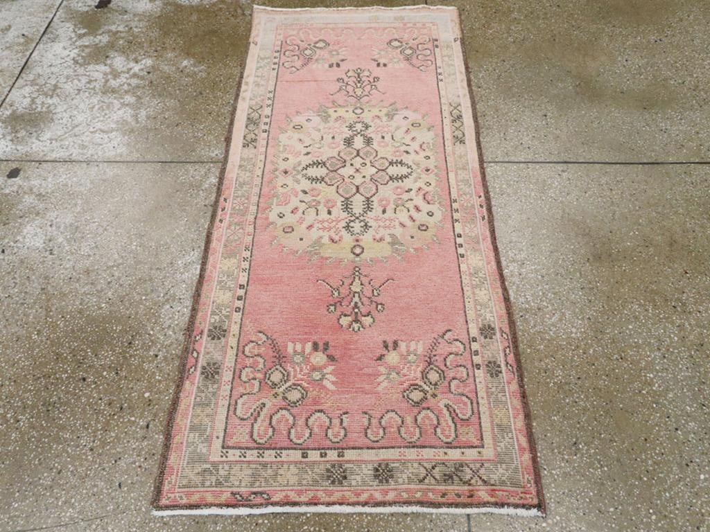 Galerie Shabab Collection Mid-20th Century Turkish Oushak Throw Rug - 2