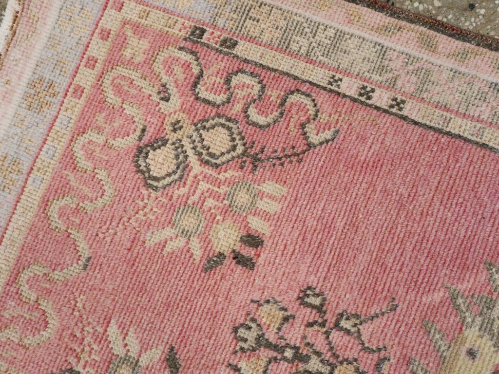 Galerie Shabab Collection Mid-20th Century Turkish Oushak Throw Rug - 4
