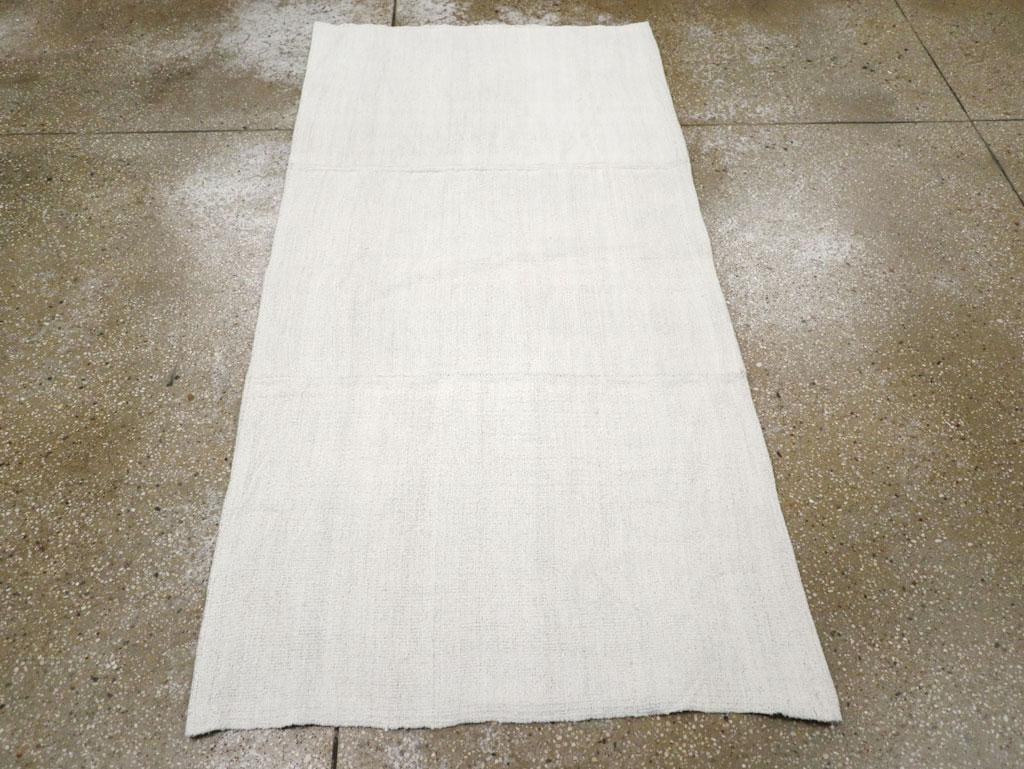 Galerie Shabab Collection Mid-20th Century Handmade Turkish Hemp Flatweave Kilim Throw Rug in White - 2
