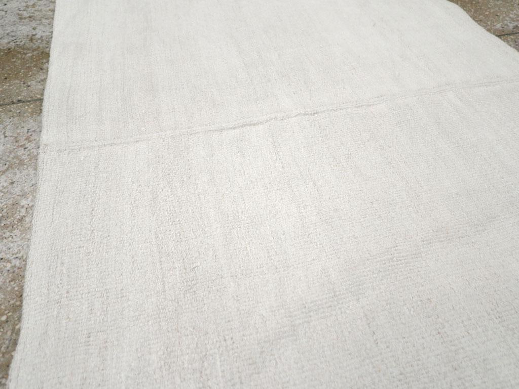 Galerie Shabab Collection Mid-20th Century Handmade Turkish Hemp Flatweave Kilim Throw Rug in White - 3
