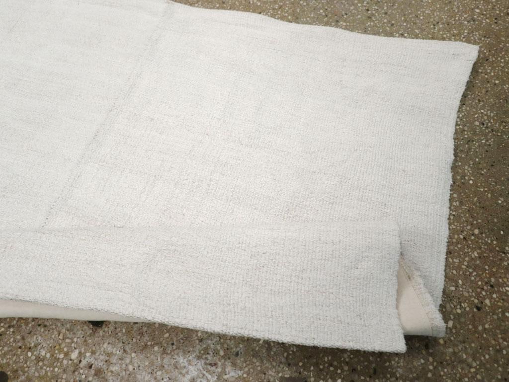 Galerie Shabab Collection Mid-20th Century Handmade Turkish Hemp Flatweave Kilim Throw Rug in White - 7