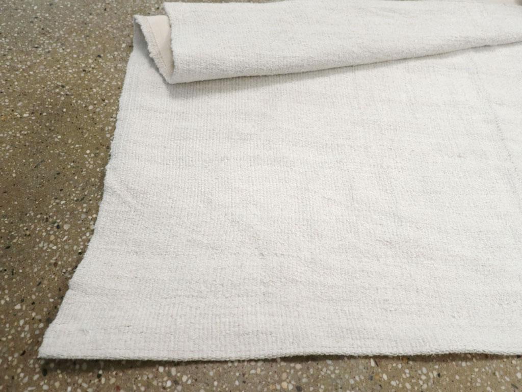 Galerie Shabab Collection Mid-20th Century Handmade Turkish Hemp Flatweave Kilim Throw Rug in White - 8