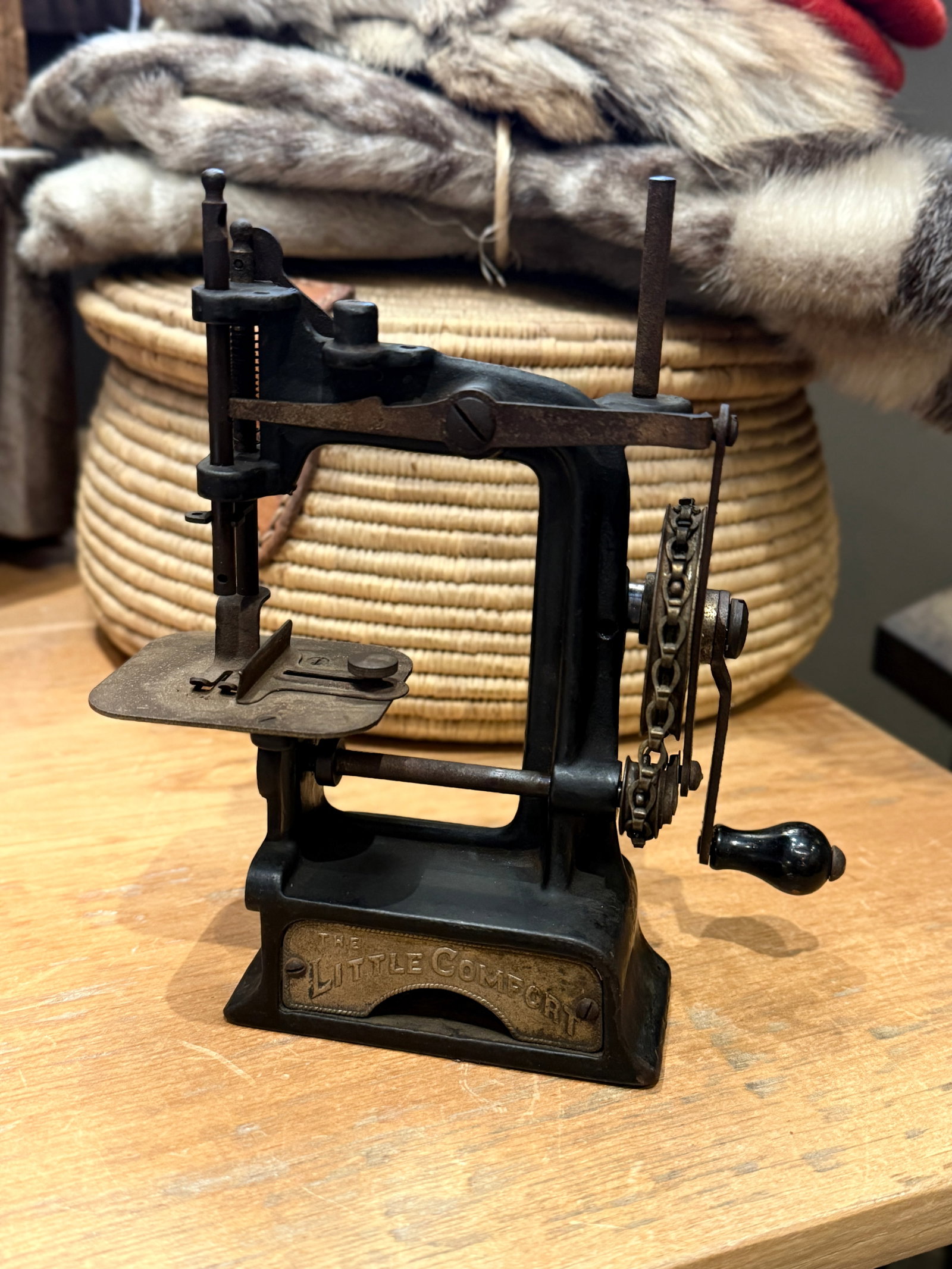 Smith & Egge "Little Comfort" Cast Iron Chain Drive Sewing Machine c.1896 - 5