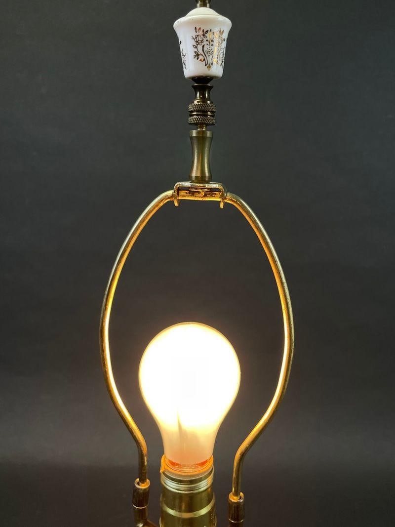 Vintage Capodimonte"‘Style Porcelain Figural Lamp With Illuminated Pierced Base - 5
