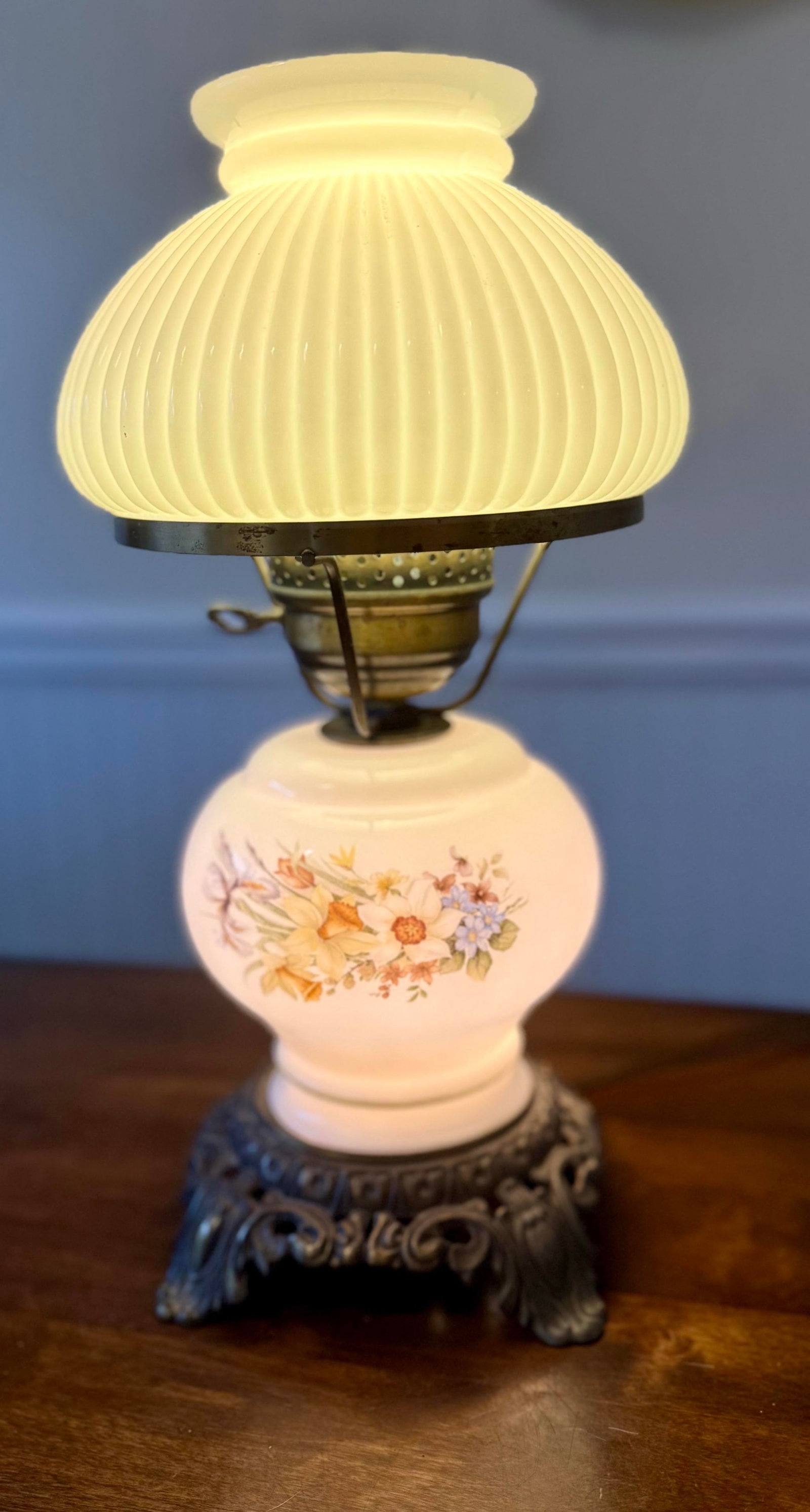 Vintage Victorian GWTW Hurricane Table Lamp - 11