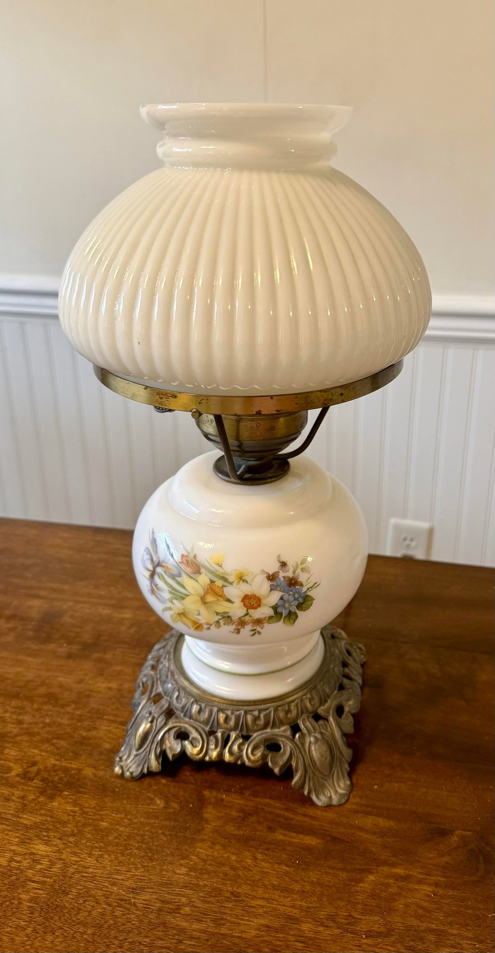 Vintage Victorian GWTW Hurricane Table Lamp - 8