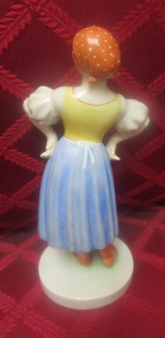 Herend Porcelain Hungarian Vintage Folk Peasant Figurine - 10