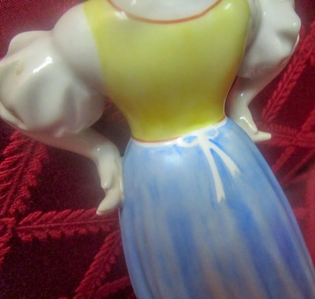Herend Porcelain Hungarian Vintage Folk Peasant Figurine - 6