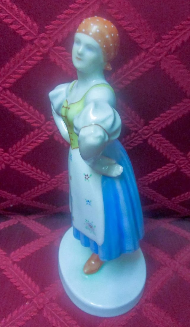 Herend Porcelain Hungarian Vintage Folk Peasant Figurine - 7